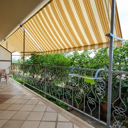Nives Suhi Potok Appartement Jesenice (Split-Dalmatia)