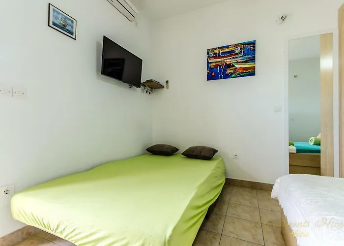 Nives Suhi Potok Daire Jesenice (Split-Dalmatia)