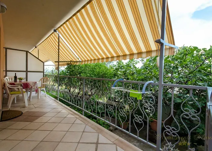 Nives Suhi Potok Daire Jesenice (Split-Dalmatia)